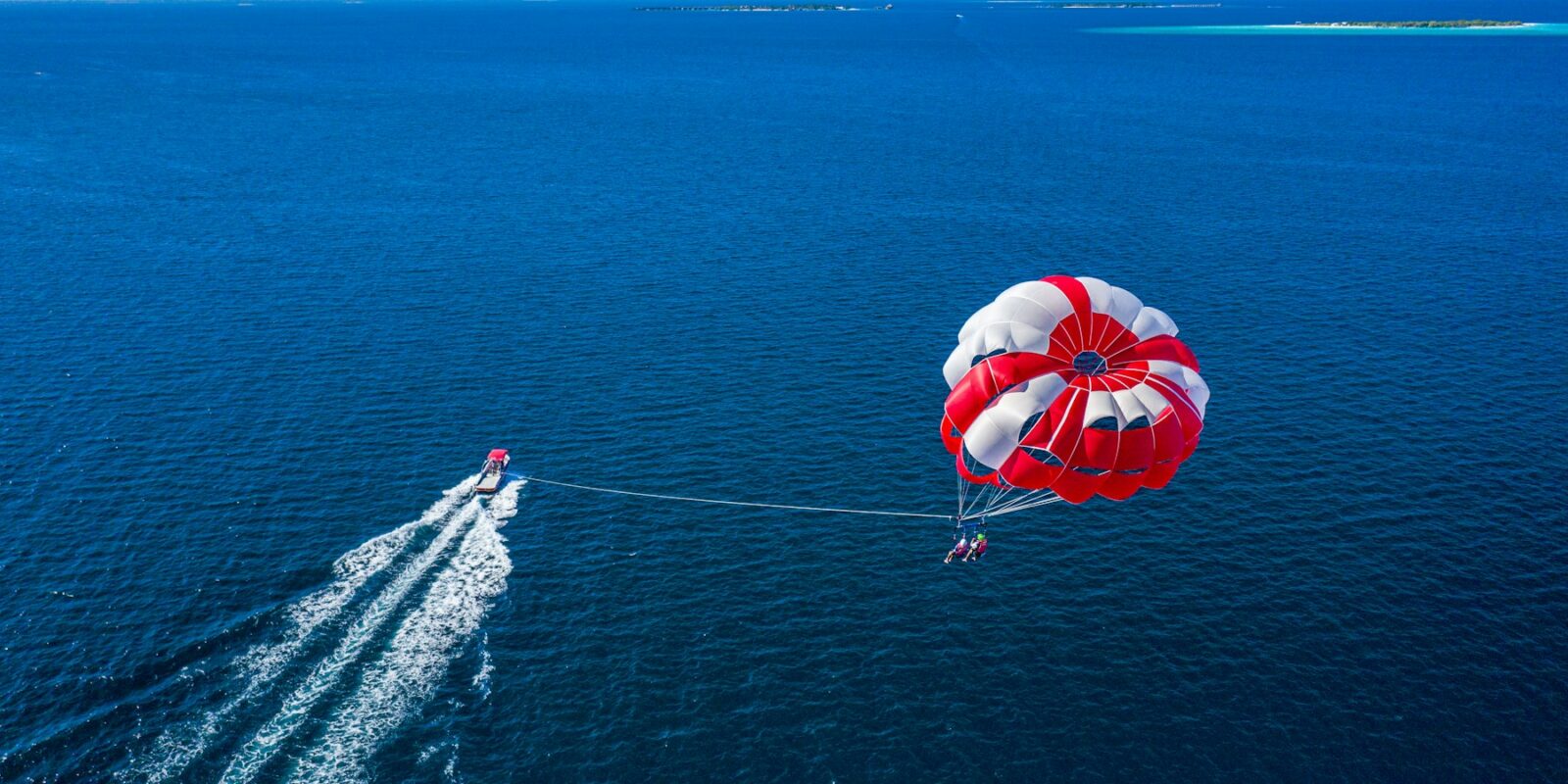 Parasailing in Dubai