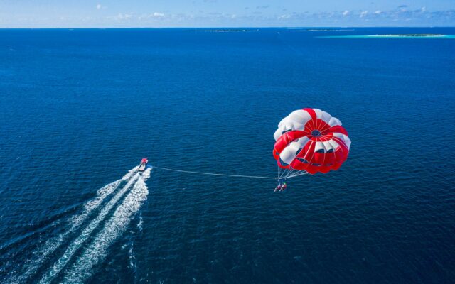 Parasailing in Dubai